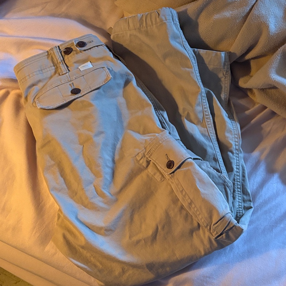 American Eagle Outfitters Light Tan Cargo Pants